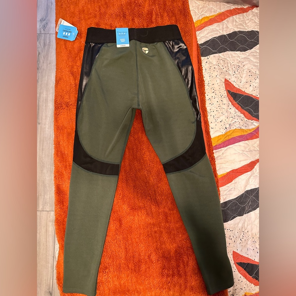 Therapy olive superior performance leggings